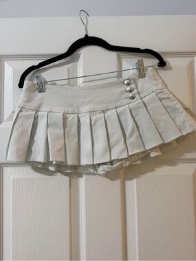 I am Gia skirt small